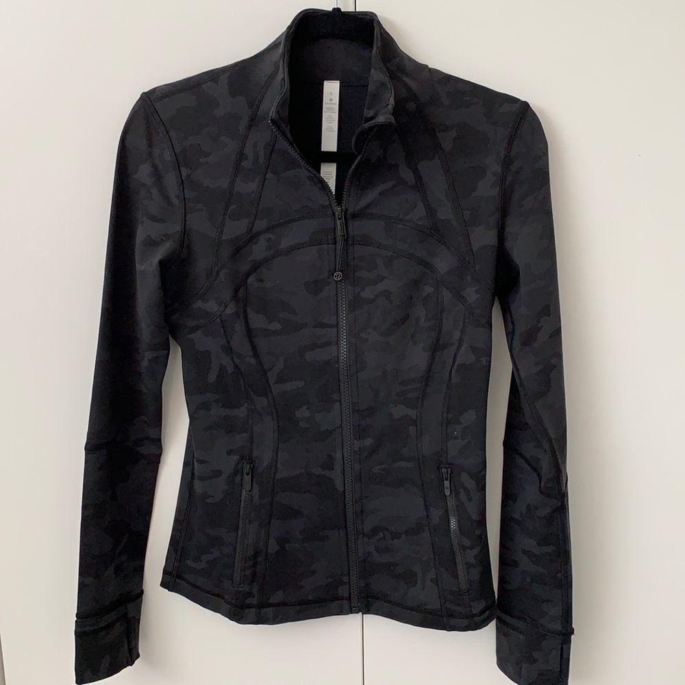 LULULEMON - DEFINE JACKET LUON - SIZE 6 / CAMO